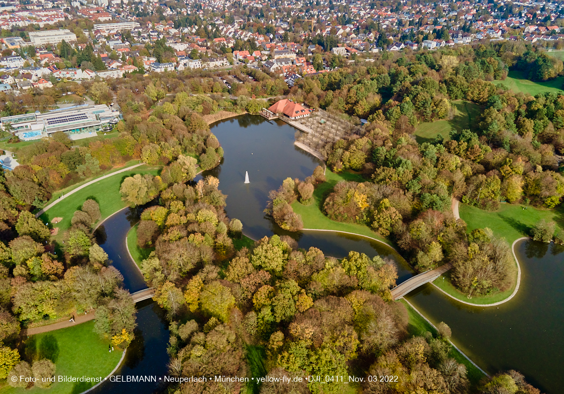 03.11.2022 -  Ostparksee mit Umgebung in Neuperlach